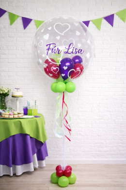 Ballon mit kleinen Ballons im Innere